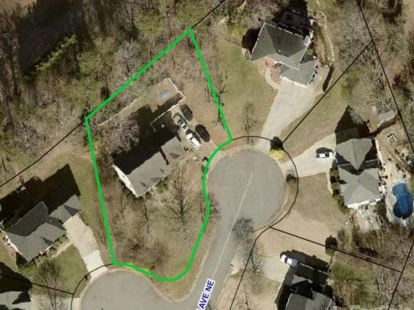 1137 38th Avenue, Hickory, NC 28601.  MLS# CAR4414101, YatesRealty ID 44326. 