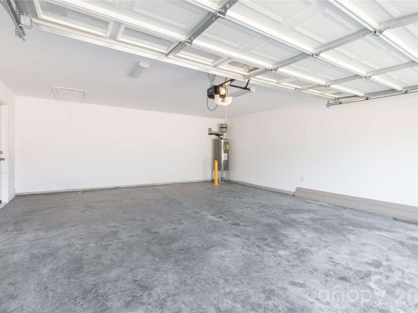 6407 Hunting Creek Road, Lancaster, SC 29720.  MLS# CAR4408661, YatesRealty ID 44327. Garage