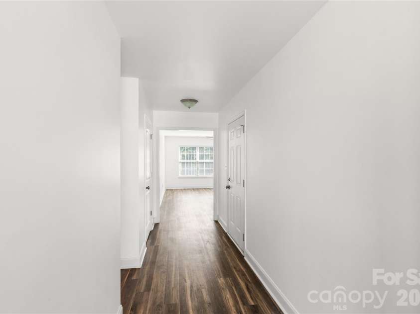 6407 Hunting Creek Road, Lancaster, SC 29720.  MLS# CAR4408661, YatesRealty ID 44327. Hallway