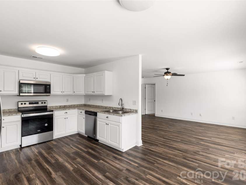 6407 Hunting Creek Road, Lancaster, SC 29720.  MLS# CAR4408661, YatesRealty ID 44327. Kitchen