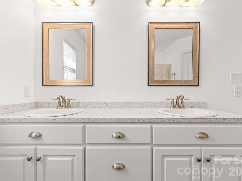 6407 Hunting Creek Road, Lancaster, SC 29720.  MLS# CAR4408661, YatesRealty ID 44327. Primary Bathroom