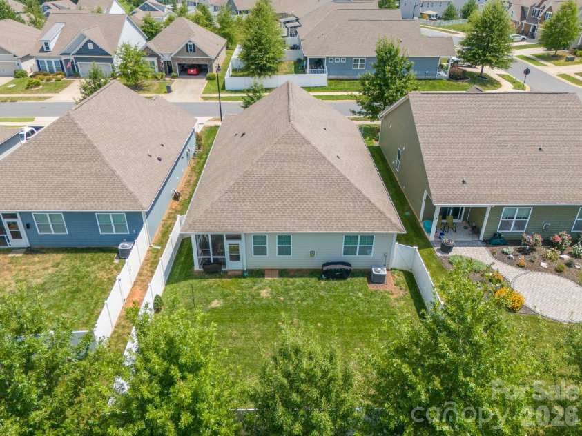 261 Robinwood Lane, Lake Wylie, SC 29710.  MLS# CAR4414019, YatesRealty ID 44328. 
