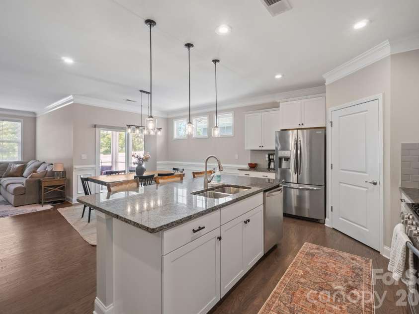 261 Robinwood Lane, Lake Wylie, SC 29710.  MLS# CAR4414019, YatesRealty ID 44328. 