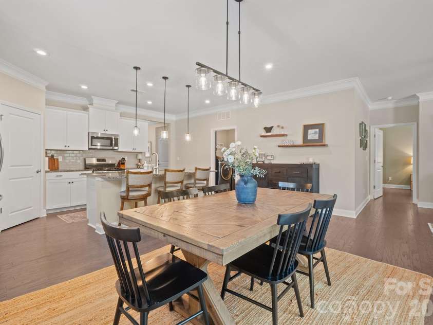 261 Robinwood Lane, Lake Wylie, SC 29710.  MLS# CAR4414019, YatesRealty ID 44328. 
