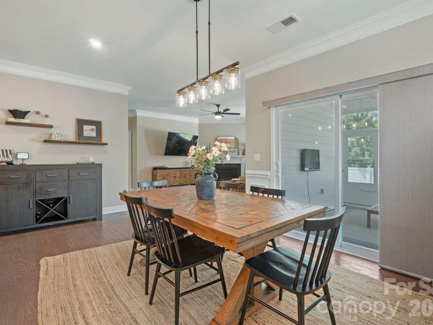 261 Robinwood Lane, Lake Wylie, SC 29710.  MLS# CAR4414019, YatesRealty ID 44328. 