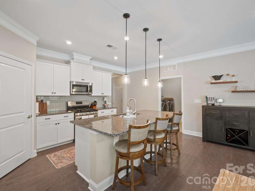 261 Robinwood Lane, Lake Wylie, SC 29710.  MLS# CAR4414019, YatesRealty ID 44328. 