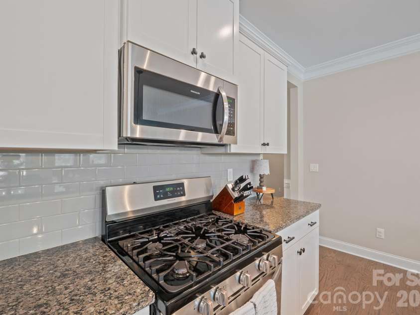261 Robinwood Lane, Lake Wylie, SC 29710.  MLS# CAR4414019, YatesRealty ID 44328. 