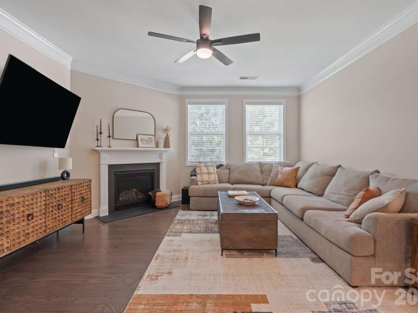 261 Robinwood Lane, Lake Wylie, SC 29710.  MLS# CAR4414019, YatesRealty ID 44328. 