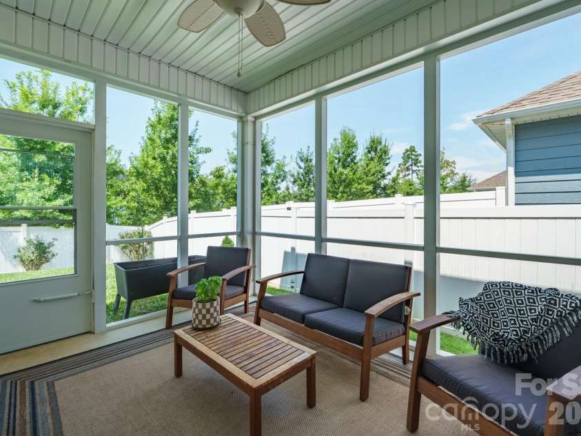 261 Robinwood Lane, Lake Wylie, SC 29710.  MLS# CAR4414019, YatesRealty ID 44328. 