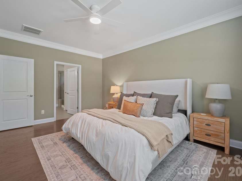 261 Robinwood Lane, Lake Wylie, SC 29710.  MLS# CAR4414019, YatesRealty ID 44328. 