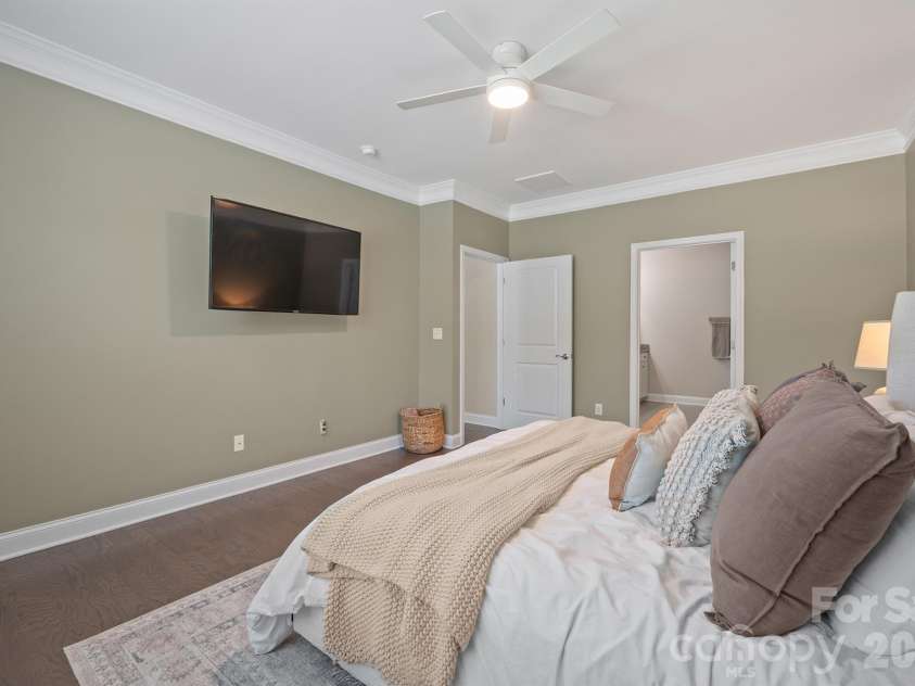 261 Robinwood Lane, Lake Wylie, SC 29710.  MLS# CAR4414019, YatesRealty ID 44328. 