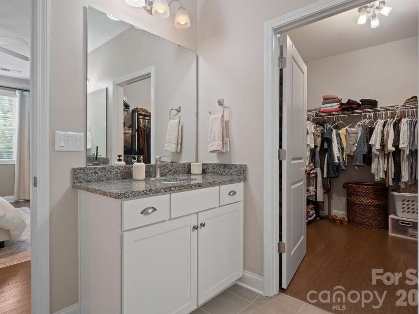 261 Robinwood Lane, Lake Wylie, SC 29710.  MLS# CAR4414019, YatesRealty ID 44328. 