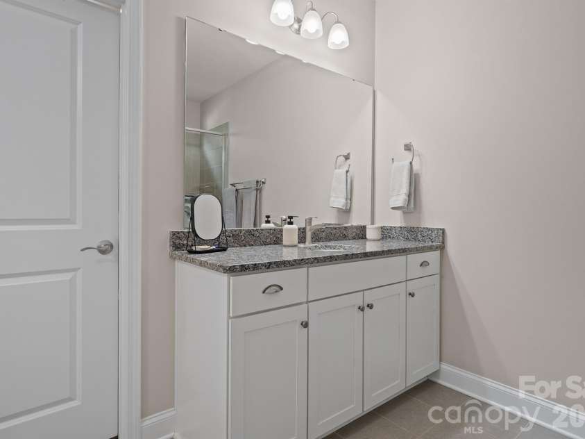 261 Robinwood Lane, Lake Wylie, SC 29710.  MLS# CAR4414019, YatesRealty ID 44328. 
