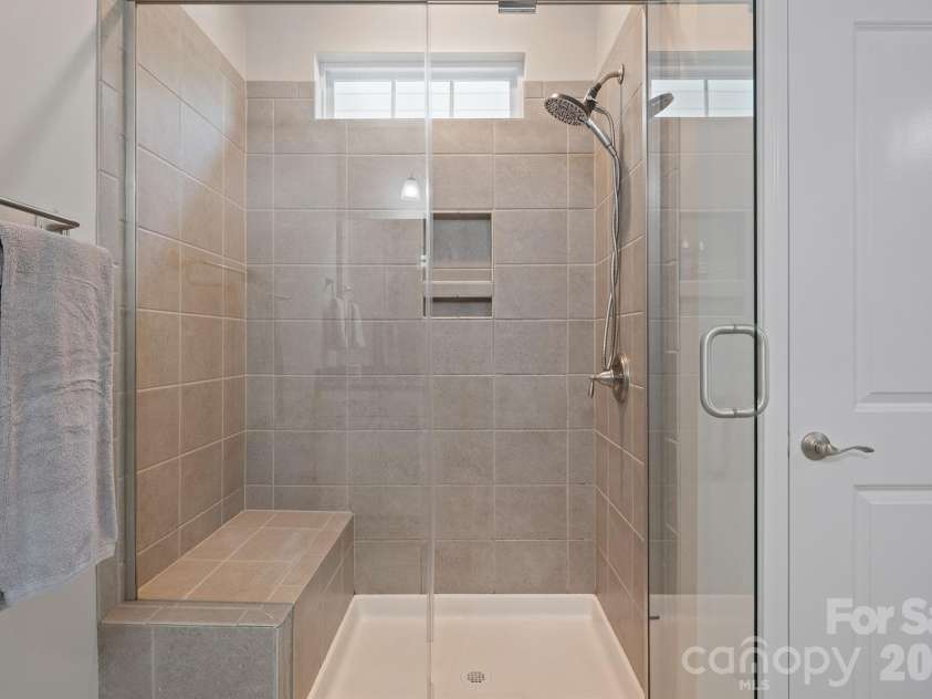 261 Robinwood Lane, Lake Wylie, SC 29710.  MLS# CAR4414019, YatesRealty ID 44328. 