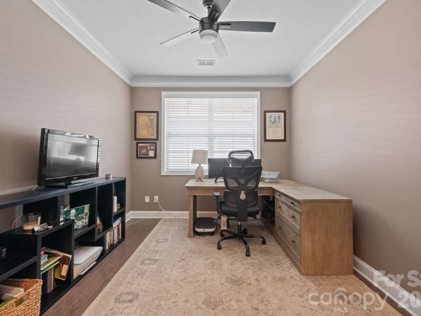 261 Robinwood Lane, Lake Wylie, SC 29710.  MLS# CAR4414019, YatesRealty ID 44328. 
