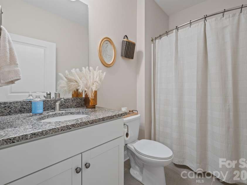 261 Robinwood Lane, Lake Wylie, SC 29710.  MLS# CAR4414019, YatesRealty ID 44328. 