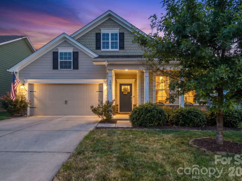 261 Robinwood Lane, Lake Wylie, SC 29710.  MLS# CAR4414019, YatesRealty ID 44328. 
