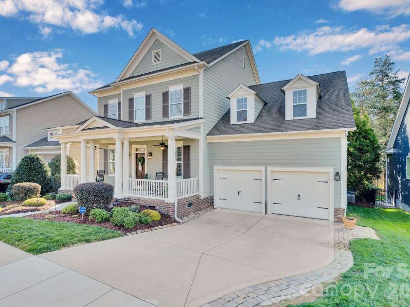 18916 Cypress Garden Drive, Davidson, NC 28036.  MLS# CAR4357007, YatesRealty ID 4433. 