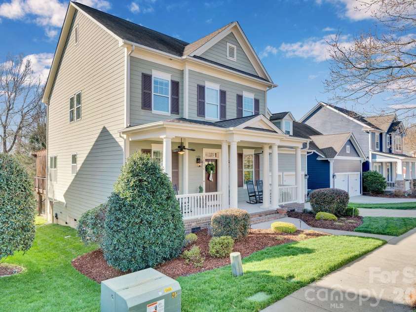 18916 Cypress Garden Drive, Davidson, NC 28036.  MLS# CAR4357007, YatesRealty ID 4433. 
