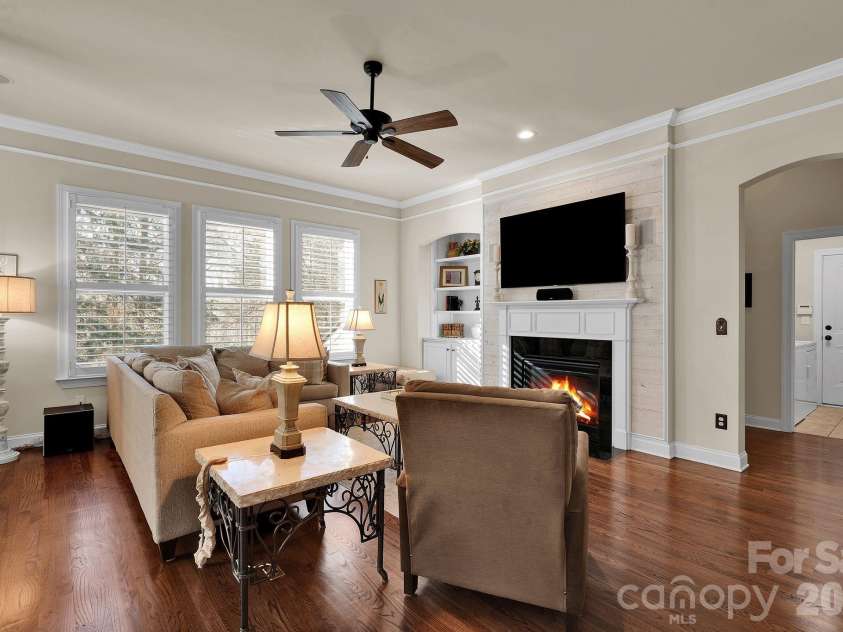 18916 Cypress Garden Drive, Davidson, NC 28036.  MLS# CAR4357007, YatesRealty ID 4433. 