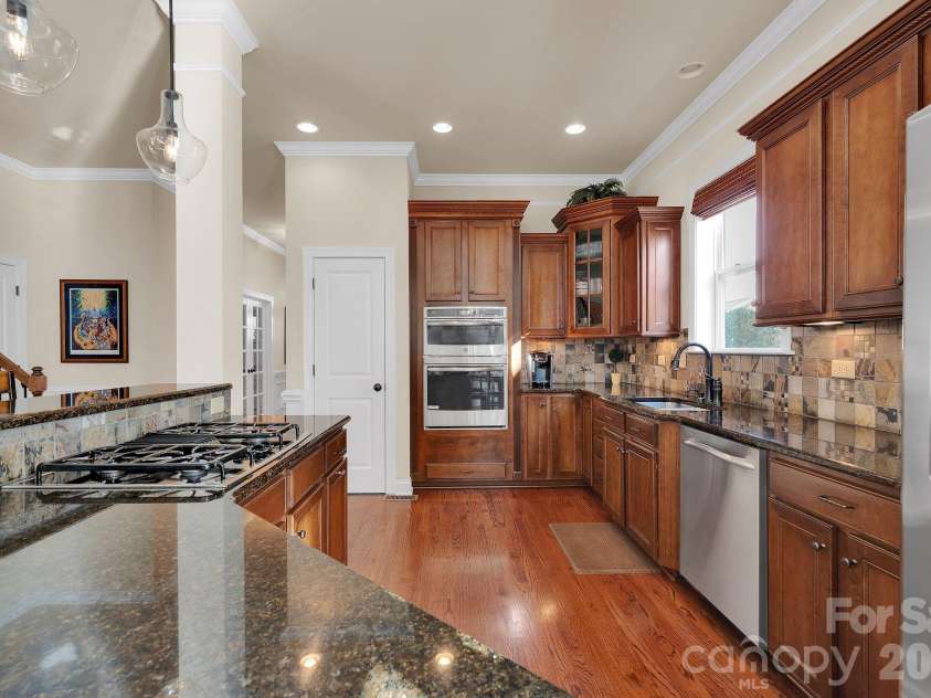 18916 Cypress Garden Drive, Davidson, NC 28036.  MLS# CAR4357007, YatesRealty ID 4433. 