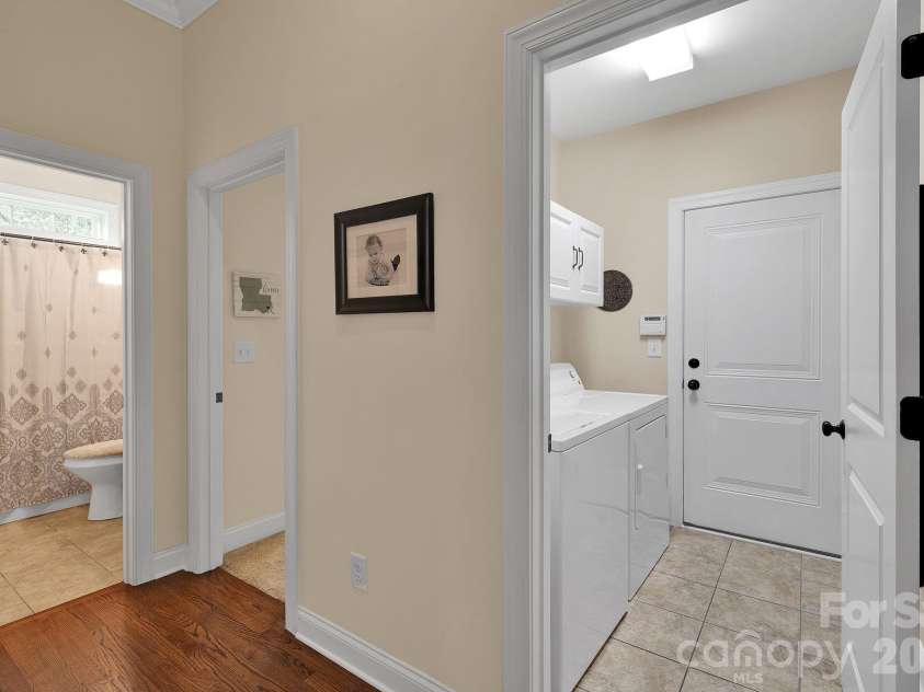 18916 Cypress Garden Drive, Davidson, NC 28036.  MLS# CAR4357007, YatesRealty ID 4433. 