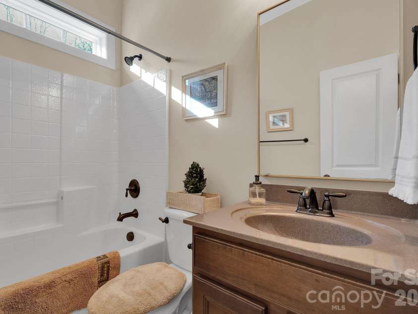 18916 Cypress Garden Drive, Davidson, NC 28036.  MLS# CAR4357007, YatesRealty ID 4433. 