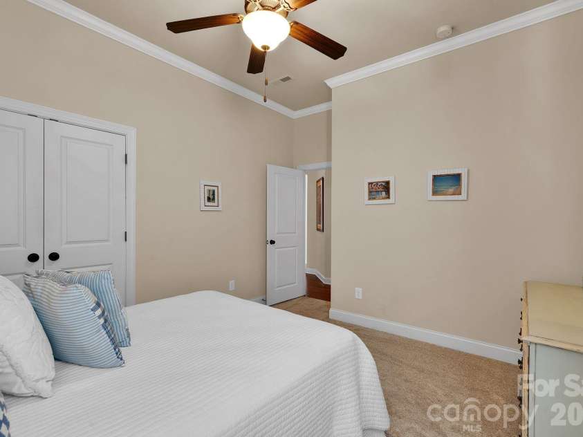 18916 Cypress Garden Drive, Davidson, NC 28036.  MLS# CAR4357007, YatesRealty ID 4433. 