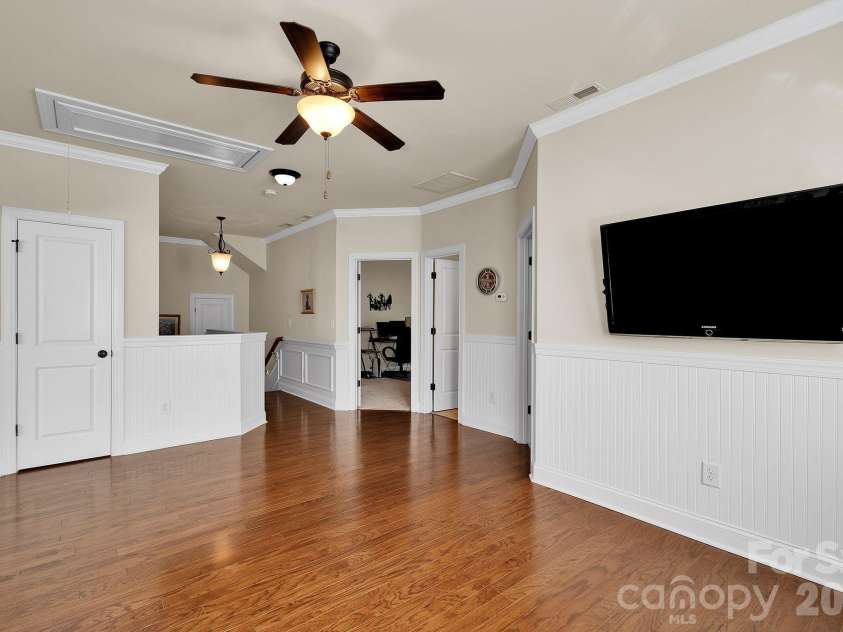 18916 Cypress Garden Drive, Davidson, NC 28036.  MLS# CAR4357007, YatesRealty ID 4433. 