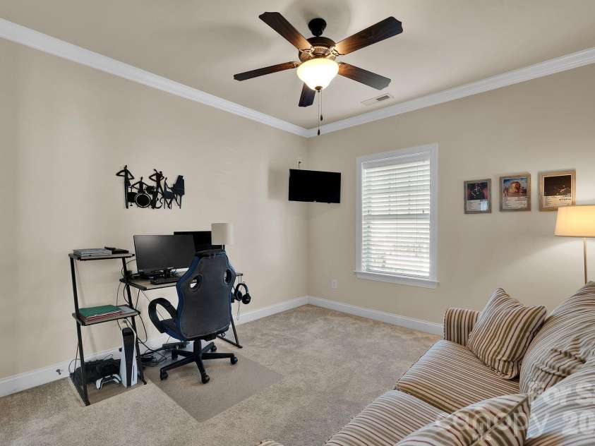 18916 Cypress Garden Drive, Davidson, NC 28036.  MLS# CAR4357007, YatesRealty ID 4433. 
