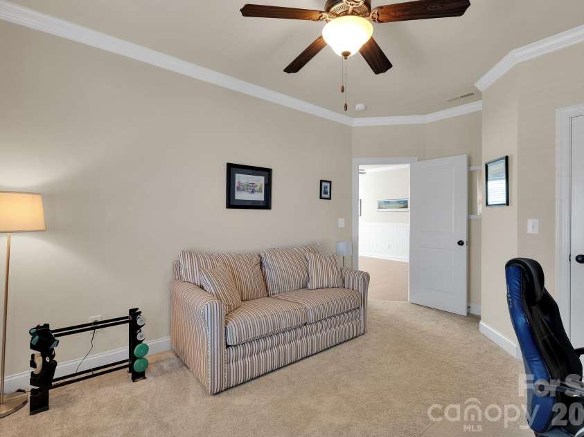 18916 Cypress Garden Drive, Davidson, NC 28036.  MLS# CAR4357007, YatesRealty ID 4433. 