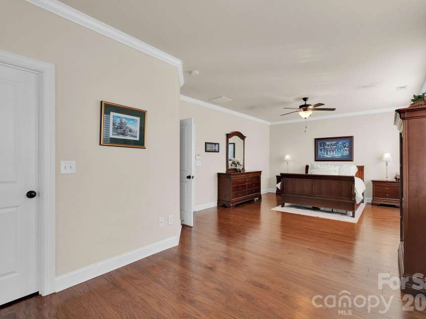 18916 Cypress Garden Drive, Davidson, NC 28036.  MLS# CAR4357007, YatesRealty ID 4433. 