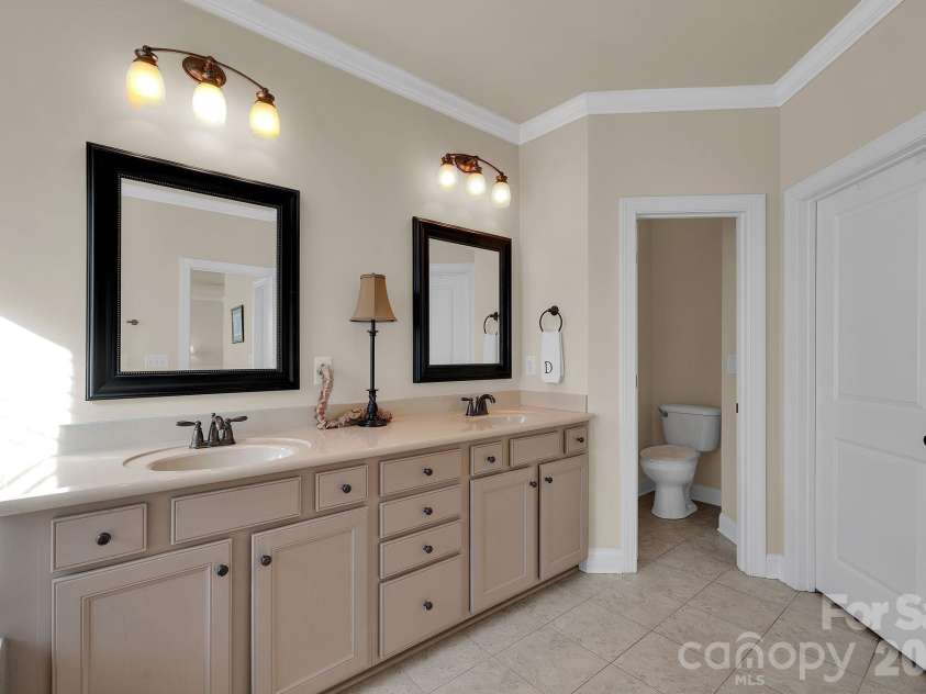 18916 Cypress Garden Drive, Davidson, NC 28036.  MLS# CAR4357007, YatesRealty ID 4433. 