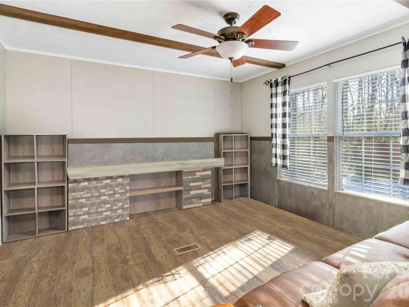 5029 Spicewood Drive, York, SC 29745.  MLS# CAR4338321, YatesRealty ID 4433. 2nd Family Room