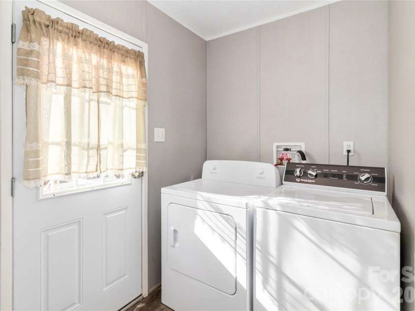 5029 Spicewood Drive, York, SC 29745.  MLS# CAR4338321, YatesRealty ID 4433. 