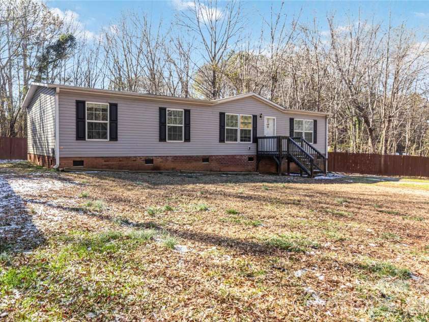 5029 Spicewood Drive, York, SC 29745.  MLS# CAR4338321, YatesRealty ID 4433. 