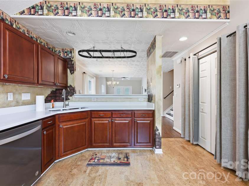 9609 Jack Russell Court, Charlotte, NC 28269.  MLS# CAR4414629, YatesRealty ID 44330. 