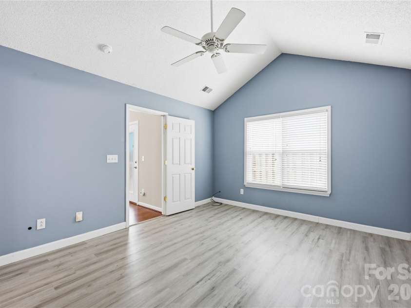 9609 Jack Russell Court, Charlotte, NC 28269.  MLS# CAR4414629, YatesRealty ID 44330. 
