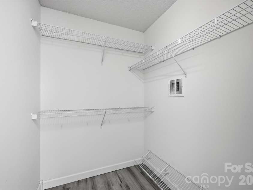 9609 Jack Russell Court, Charlotte, NC 28269.  MLS# CAR4414629, YatesRealty ID 44330. 