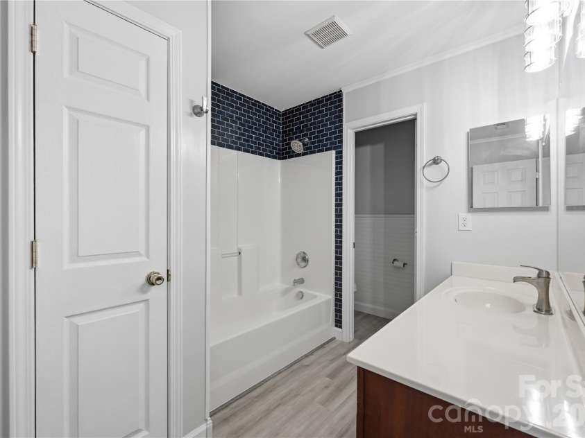 9609 Jack Russell Court, Charlotte, NC 28269.  MLS# CAR4414629, YatesRealty ID 44330. 