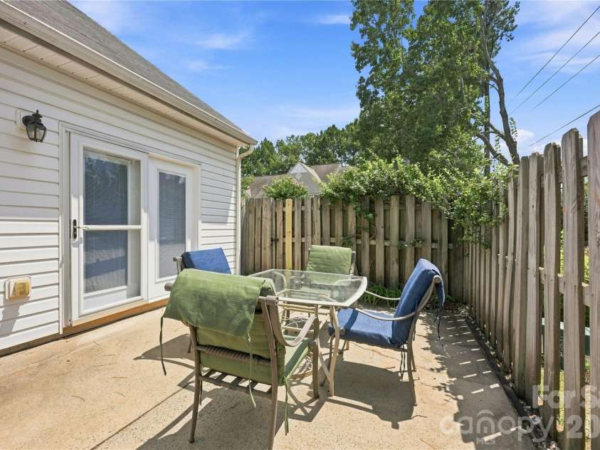 9609 Jack Russell Court, Charlotte, NC 28269.  MLS# CAR4414629, YatesRealty ID 44330. 