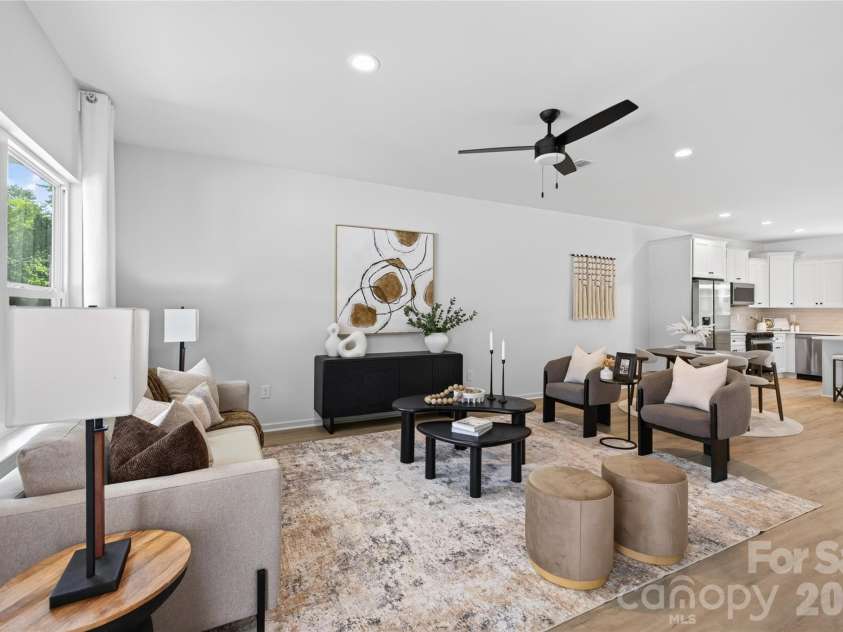 5226 Hickory Lane, Charlotte, NC 28216.  MLS# CAR4411898, YatesRealty ID 44331. 