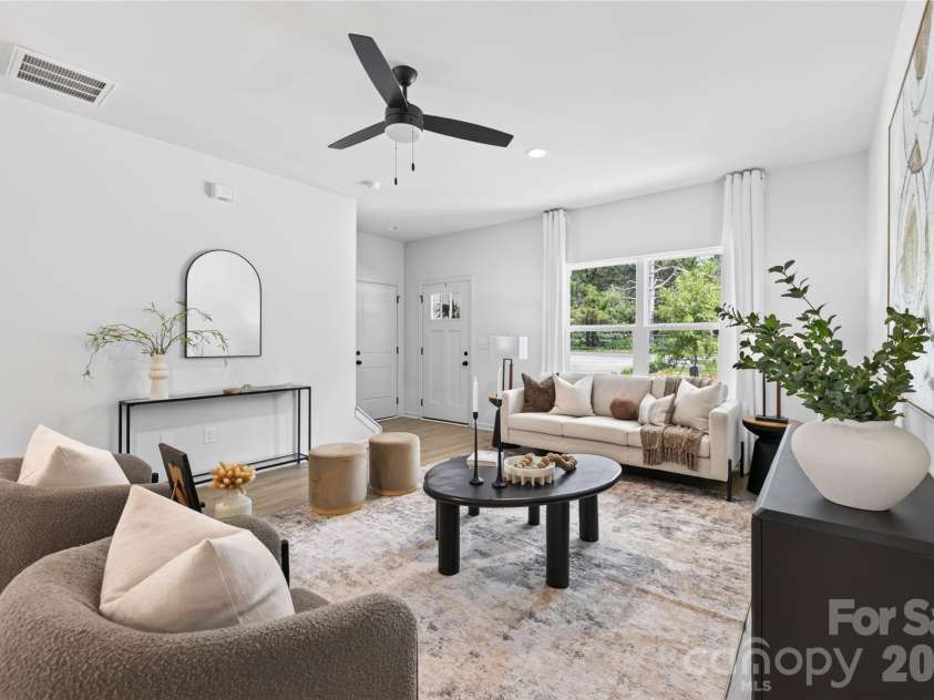 5226 Hickory Lane, Charlotte, NC 28216.  MLS# CAR4411898, YatesRealty ID 44331. 