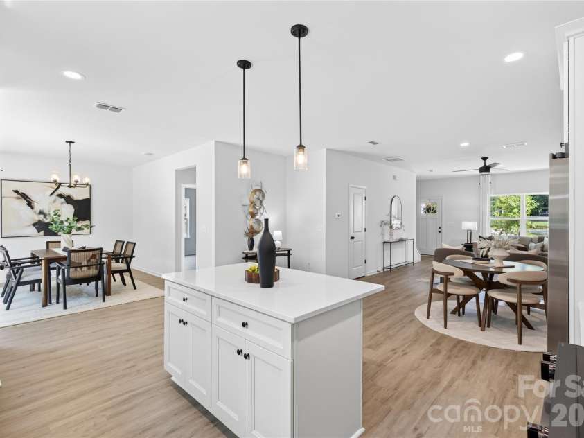 5226 Hickory Lane, Charlotte, NC 28216.  MLS# CAR4411898, YatesRealty ID 44331. 