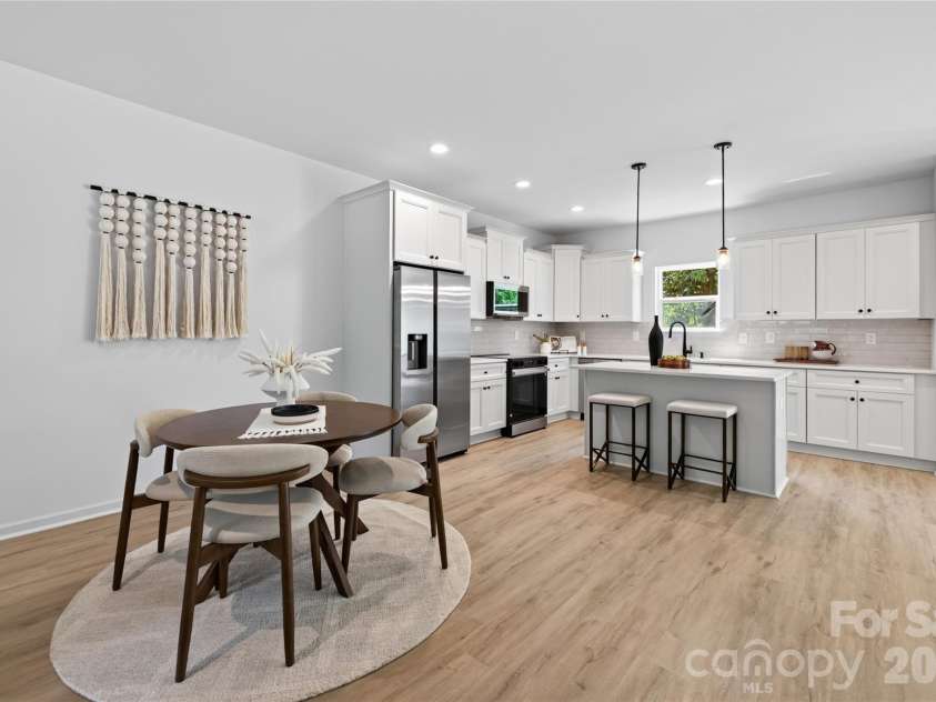 5226 Hickory Lane, Charlotte, NC 28216.  MLS# CAR4411898, YatesRealty ID 44331. 