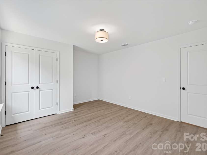 5226 Hickory Lane, Charlotte, NC 28216.  MLS# CAR4411898, YatesRealty ID 44331. 