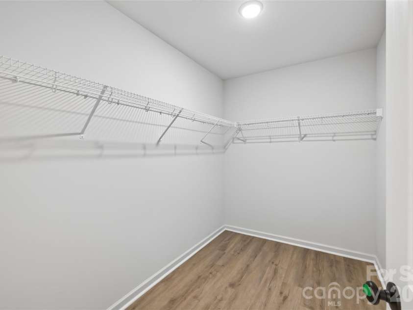 5226 Hickory Lane, Charlotte, NC 28216.  MLS# CAR4411898, YatesRealty ID 44331. 