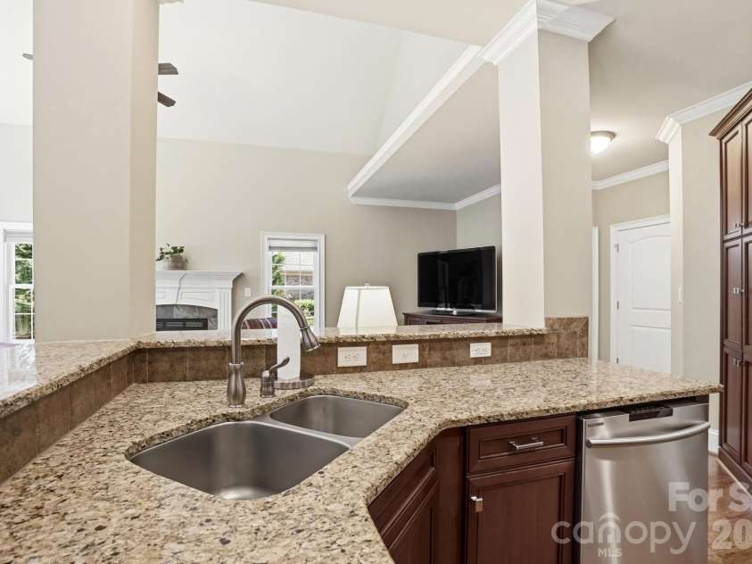 146 Orchard Farm Lane, Mooresville, NC 28117.  MLS# CAR4389994, YatesRealty ID 44332. 