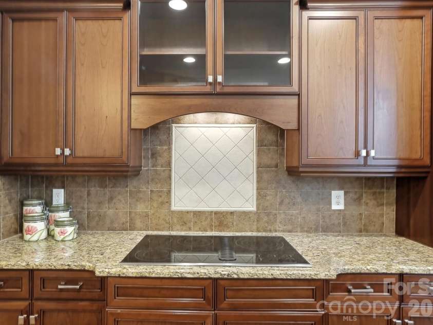 146 Orchard Farm Lane, Mooresville, NC 28117.  MLS# CAR4389994, YatesRealty ID 44332. 