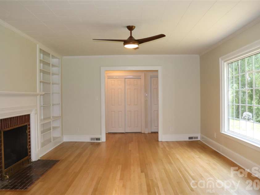 415 High Circle, Lenoir, NC 28645.  MLS# CAR4394665, YatesRealty ID 44335. 